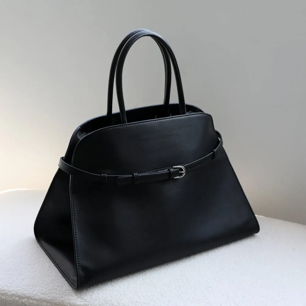 Corine | Classic Buckle Handbag – Sophisticated Simplicity in Black