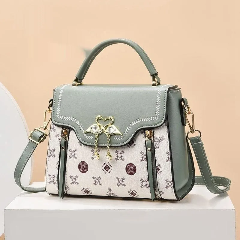 Elegant European Retro Shoulder Bag with Gold Flamingo Detail and Printed Design