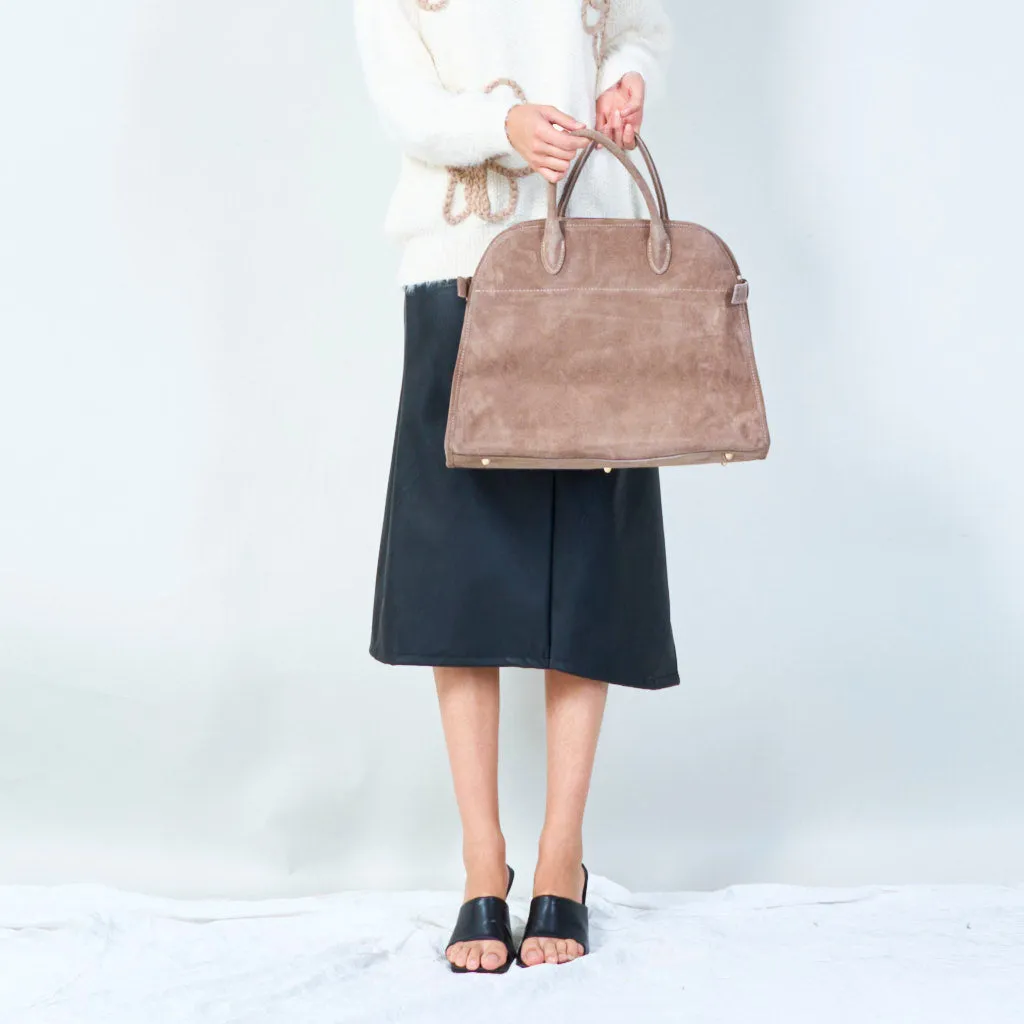 Elegant structured handbag with sturdy handles wholesale