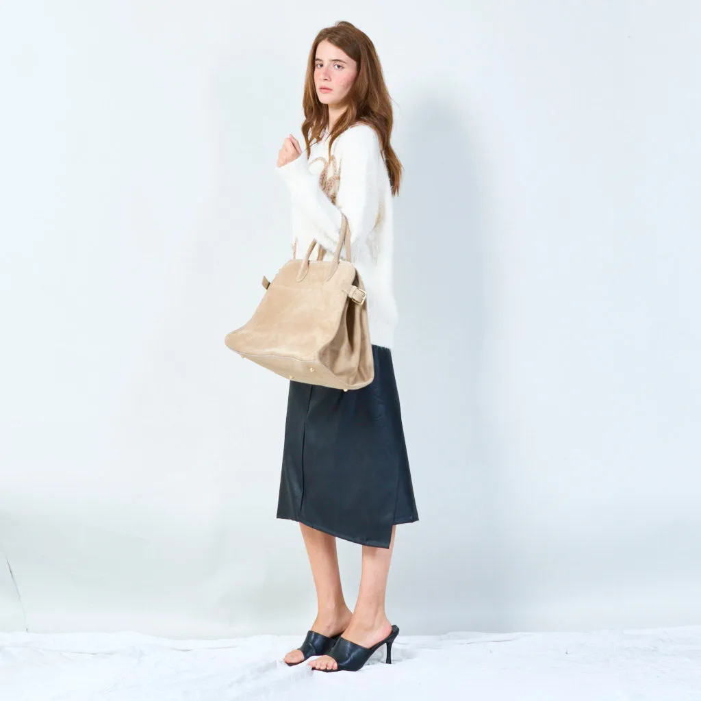 Elegant structured handbag with sturdy handles wholesale