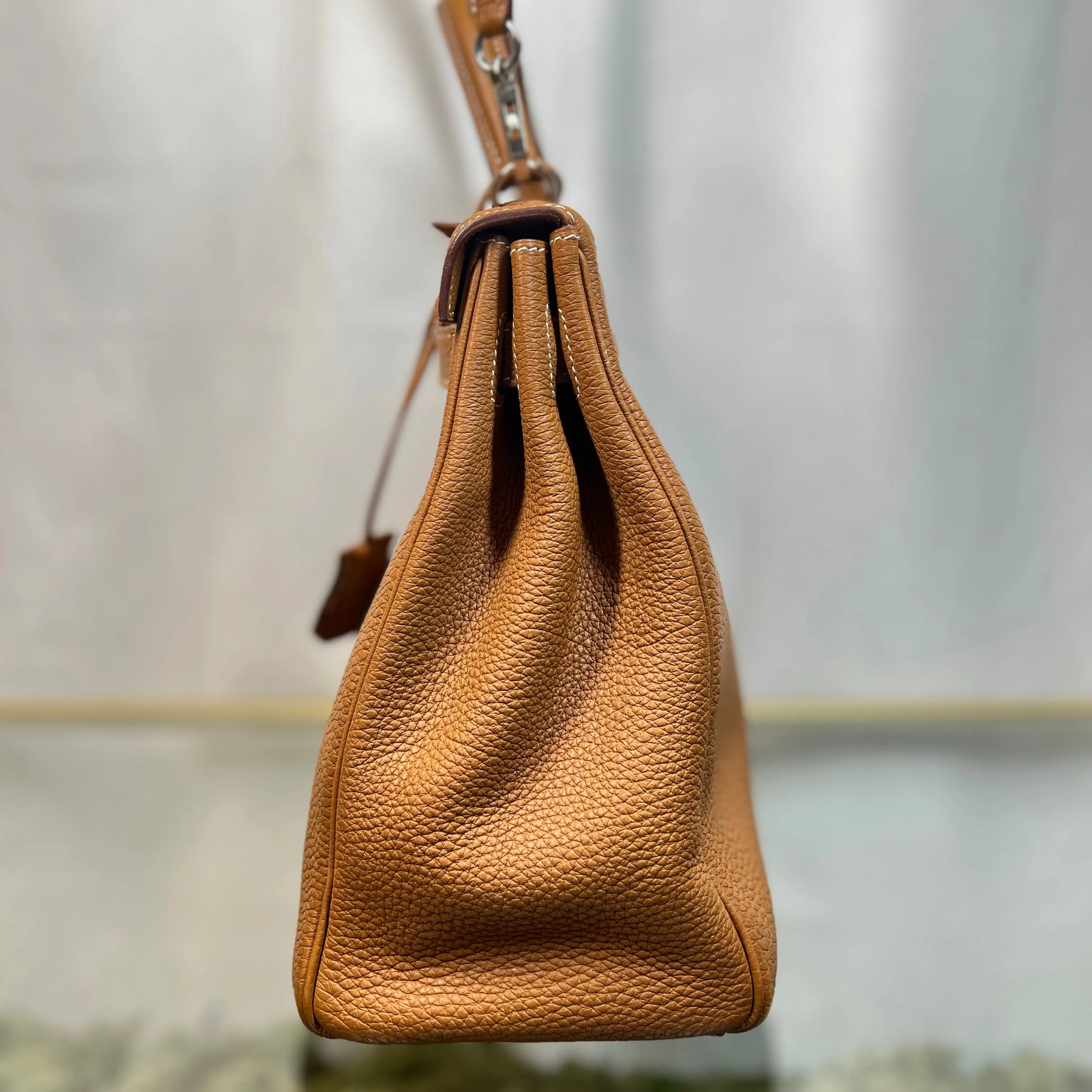 HERMES Kelly 32 Gold Togo Leather Top Handle Bag