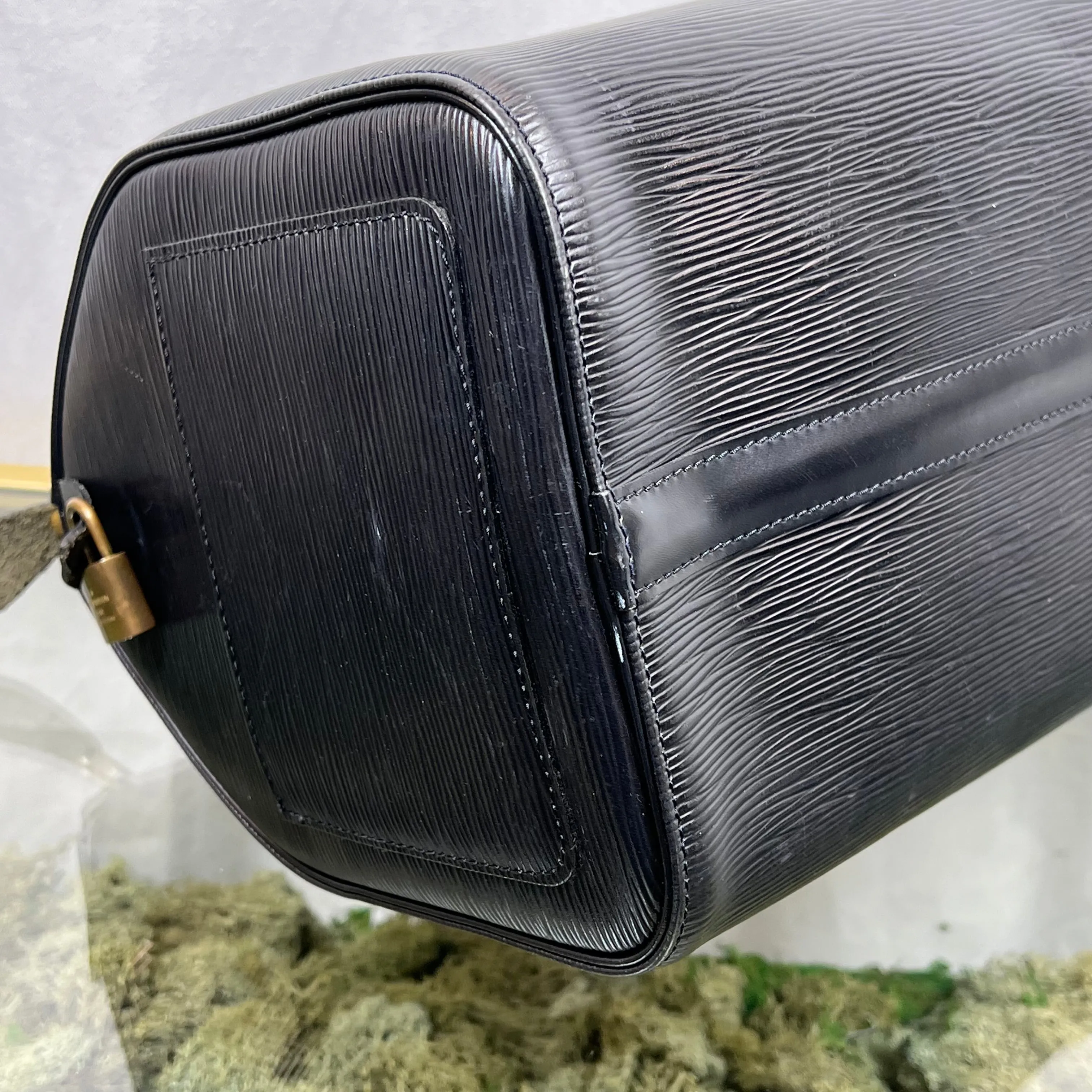 LOUIS VUITTON Speedy 30 Black Epi Leather Satchel Bag