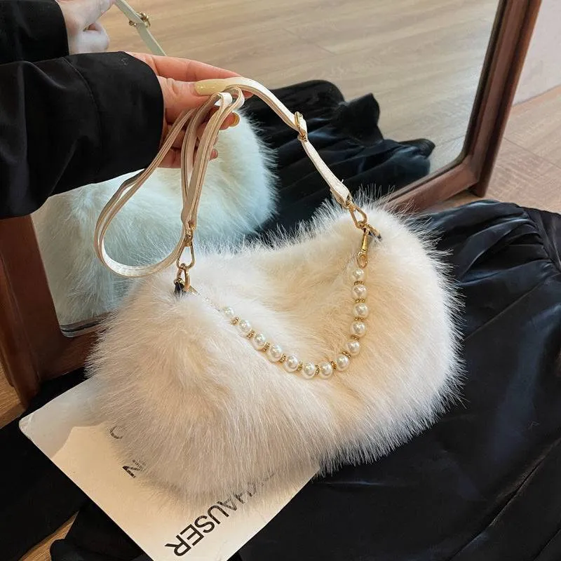 Plush Pearl Chain Shoulder Bag – Chic & Versatile for Autumn and Winter
